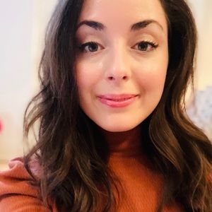 Meet your Posher, Laura